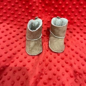Baby gap ugg style boots 0-3m